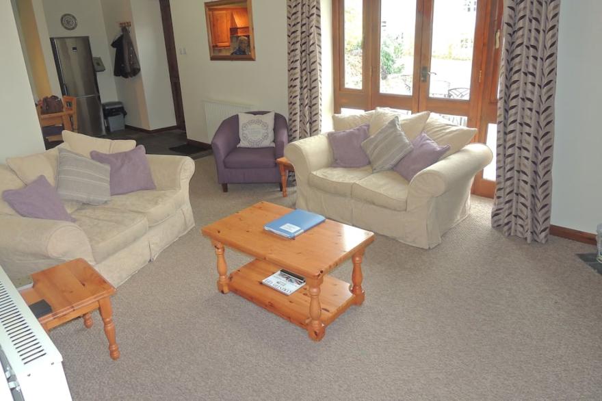 Delightful Cottage, indoor pool, family/pet friendly,  access to beaches & moors