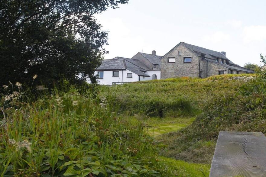 3 Bedroom cottage on Bodmin Moor with views of lakes and moorland