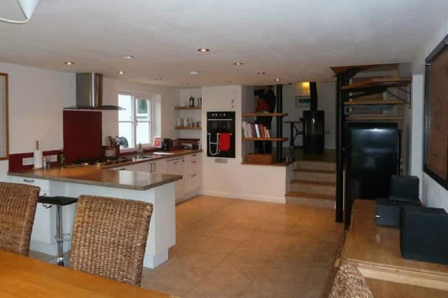 Comfortable and Spacious Luxury Cottage within easy reach of Stunning Coastline