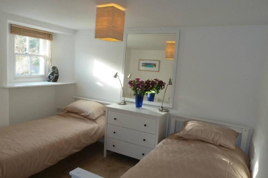 Comfortable and Spacious Luxury Cottage within easy reach of Stunning Coastline