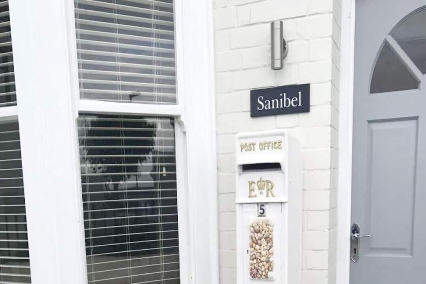 Stunning 3 Bed/3 Bath Cottage in lovely Appledore