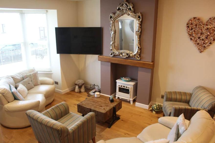 Stunning 3 Bed/3 Bath Cottage in lovely Appledore
