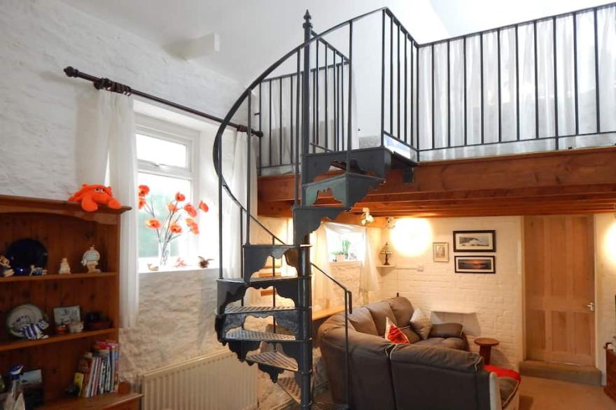 The Coach House, Hope Cove, cliff top location, stunning views, by the beach