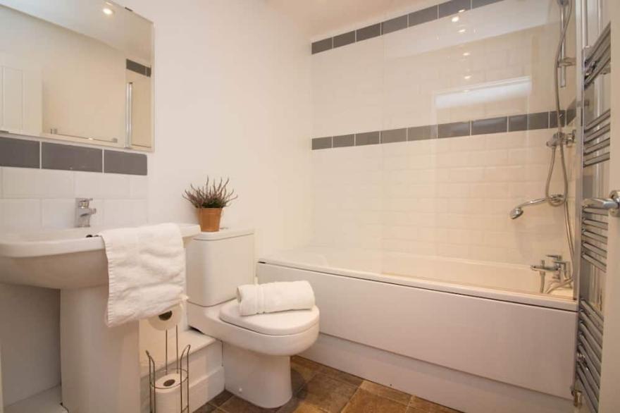 A Home From Home - Spacious Comfortable Accommodation to Meet Your Needs