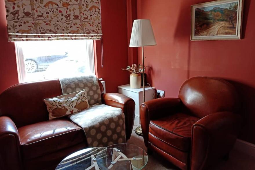 Victorian terraced house with two en-suite bedrooms