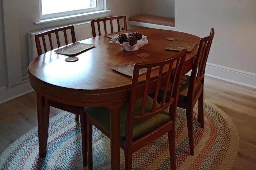 Victorian terraced house with two en-suite bedrooms
