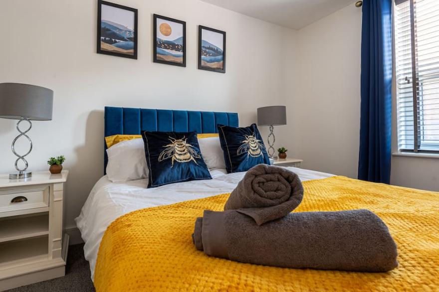 ★5 MINS TO CENTRAL ★COSY 1 BED ★FREE PARKING