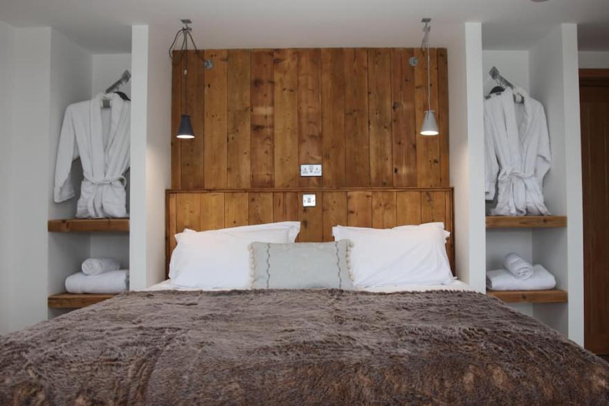 Lethnot -  a broch that sleeps 4 guests  in 2 bedrooms