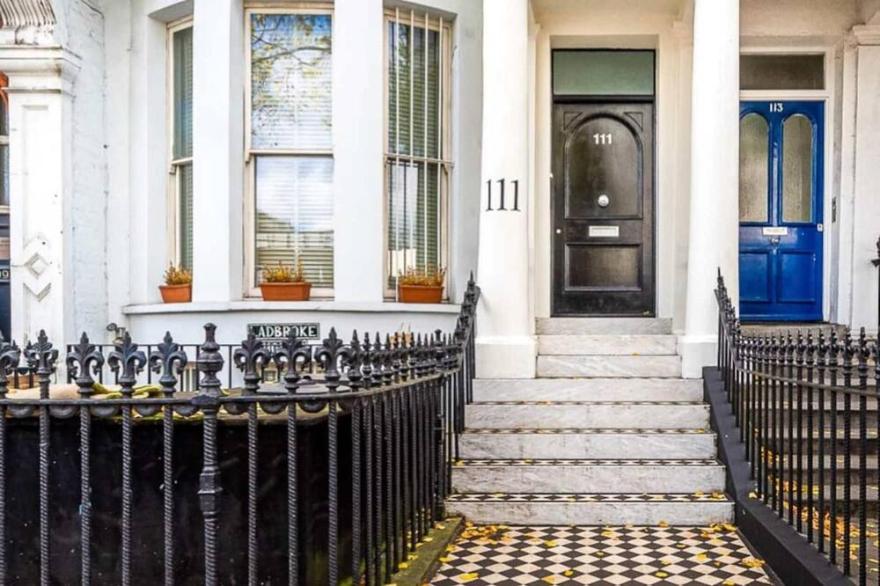 Fabulous Notting Hill Spacious Studio Apartment