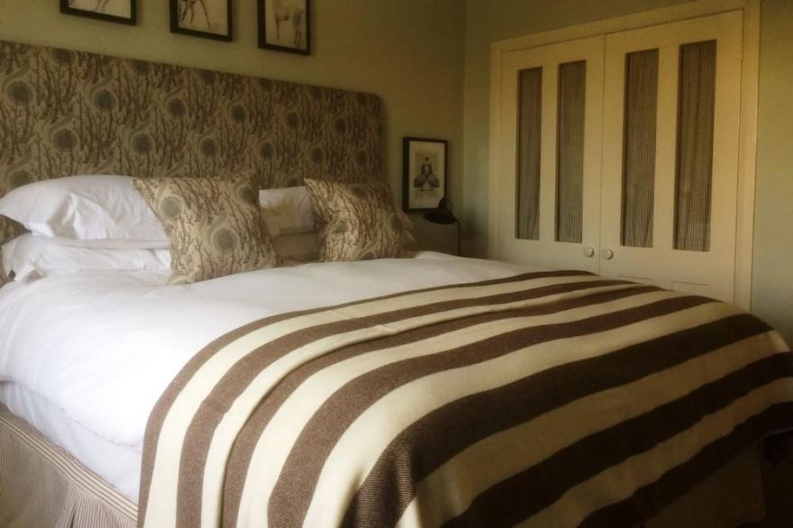 5* - In the centre of beautiful Broadway