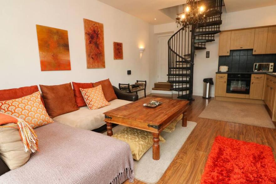 THE COACH HOUSE, THE GROVE, pet friendly in Combe Martin