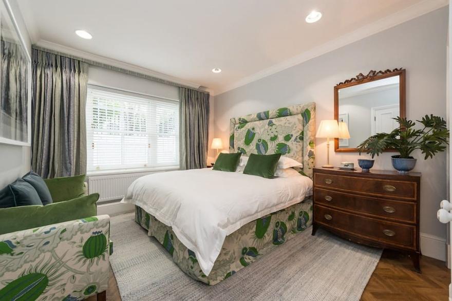 High Quality 2 bedroom Apartment in South Kensington