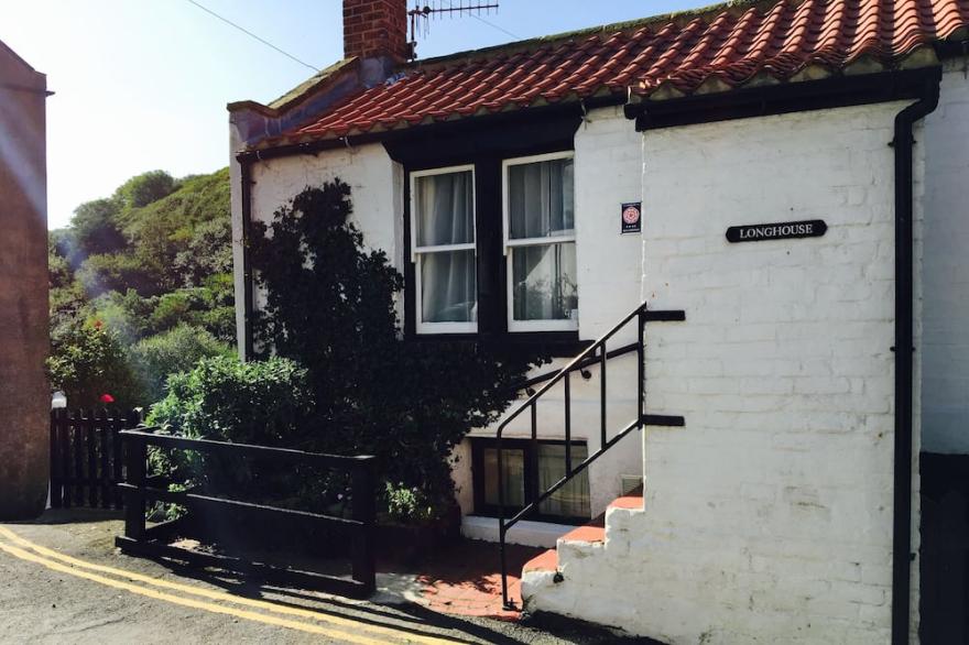 Charming Fishermans cottage in the old village of Staithes, with patio garden