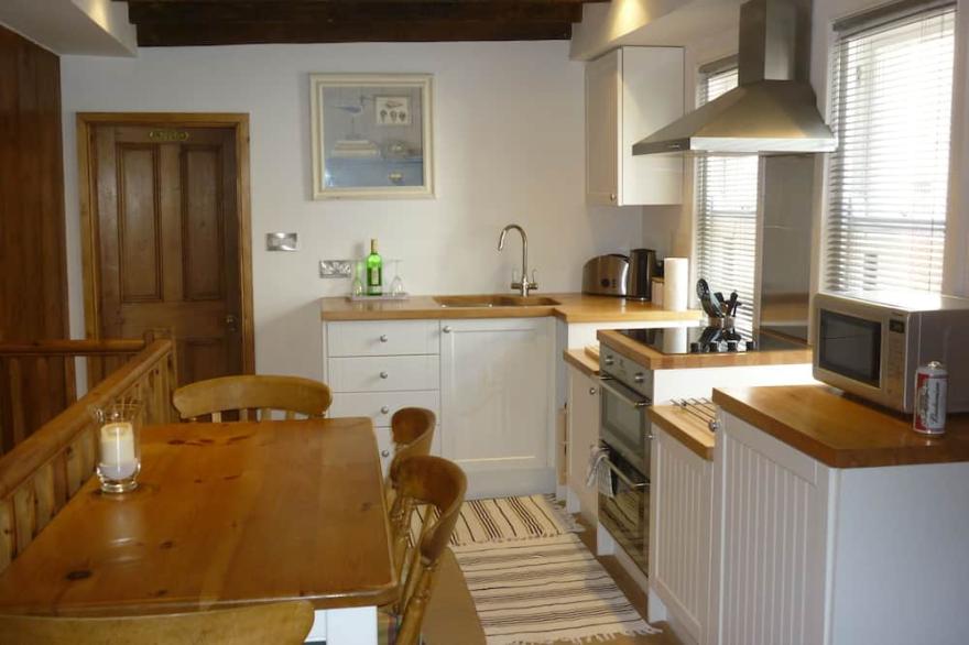 Charming Fishermans cottage in the old village of Staithes, with patio garden