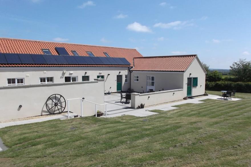 Wendy's Wing is a lovely cottage just for couples with wet-room, pets welcome