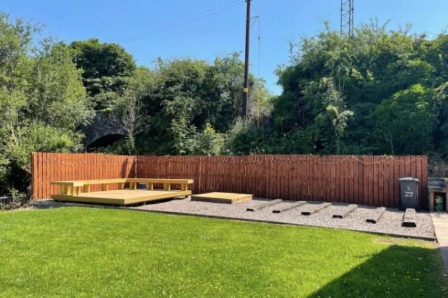 Luxury Cottage In Rural But Still Convenient Location