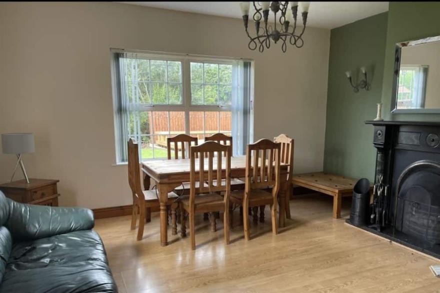 Luxury Cottage In Rural But Still Convenient Location