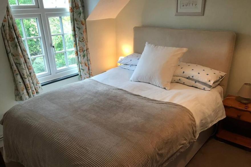 Traditional 3- bed cottage on outskirts of Rock, North Cornwall, UK