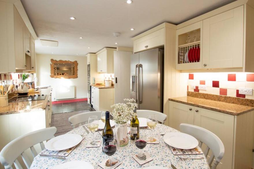 Gargoyle is a traditional stone-built cottage, tucked away in the charming seaside village of St Agn