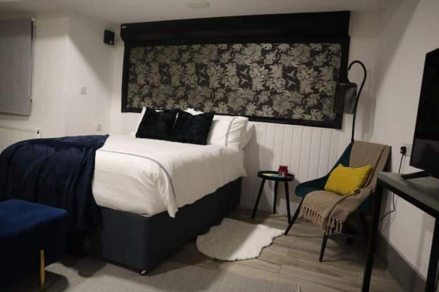 Studio254: A modern and spacious studio flat