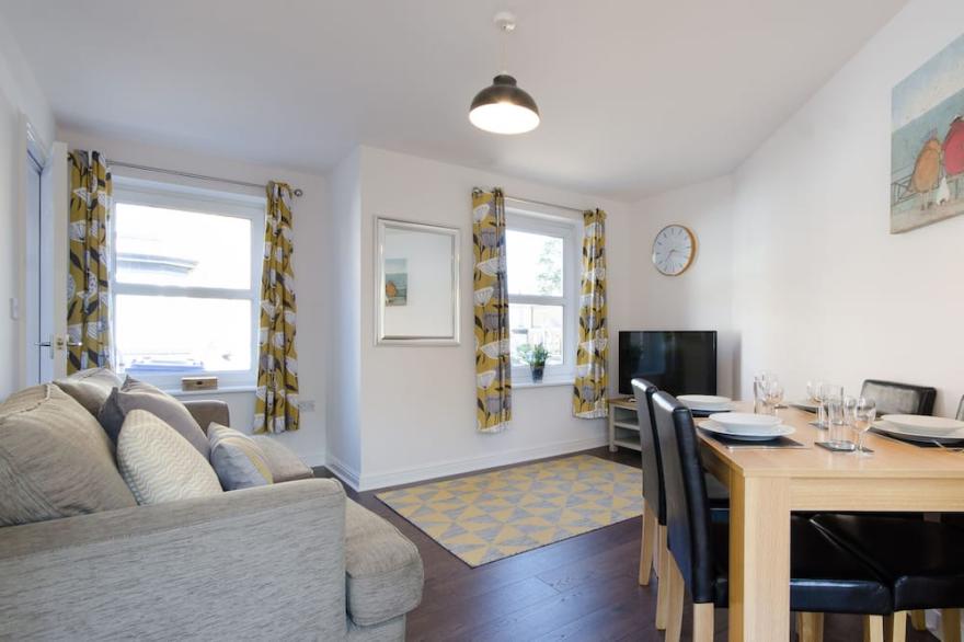 102A CANDLER STREET, family friendly, with a garden in Scarborough