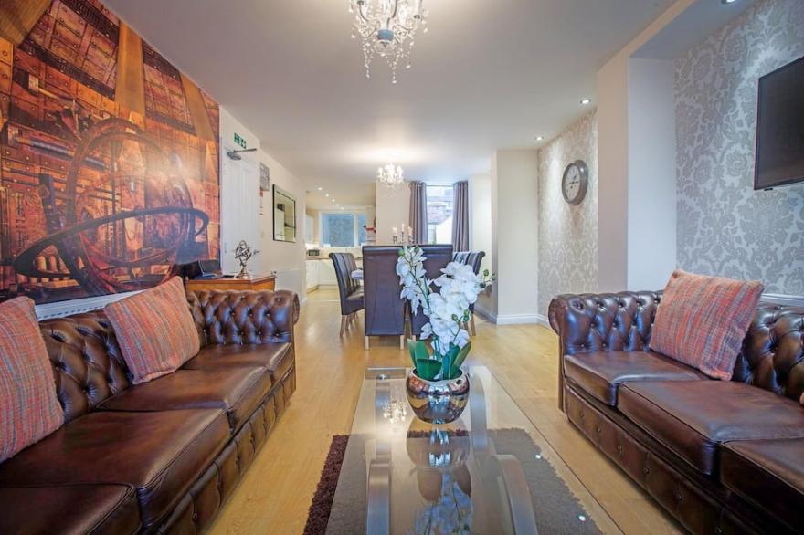 125 COLUMBUS RAVINE, pet friendly, with hot tub in Scarborough