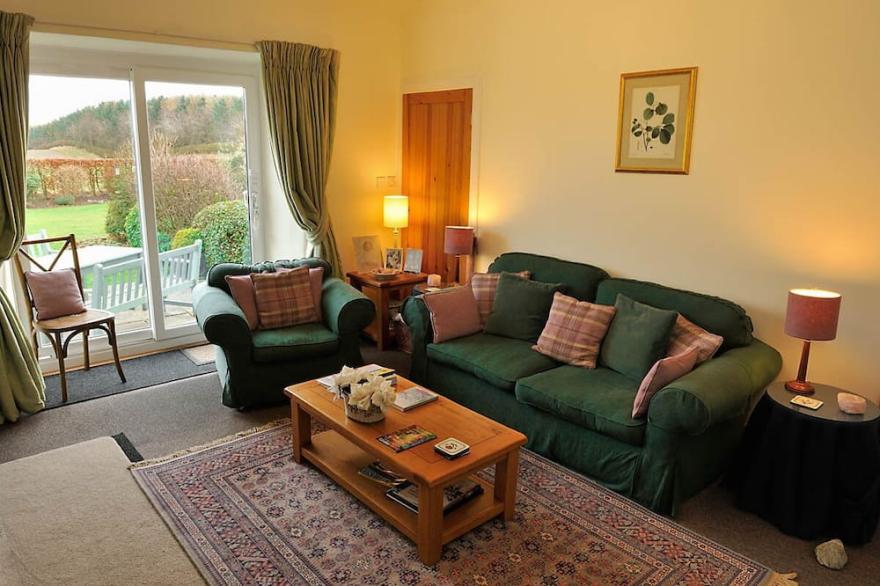 Babingtons Cottage is 2.5 miles from Coldstream in the Scottish Borders