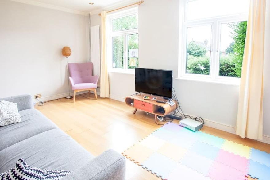 Pass the Keys | Modern & Peaceful Family Home