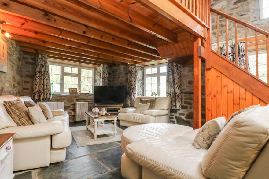 WATERMILL, pet friendly, country holiday cottage in St Breward