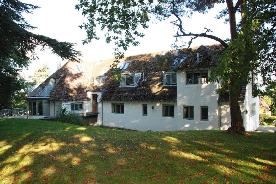 Peaceful Arts and Crafts style cottage near St Andrews, Fife