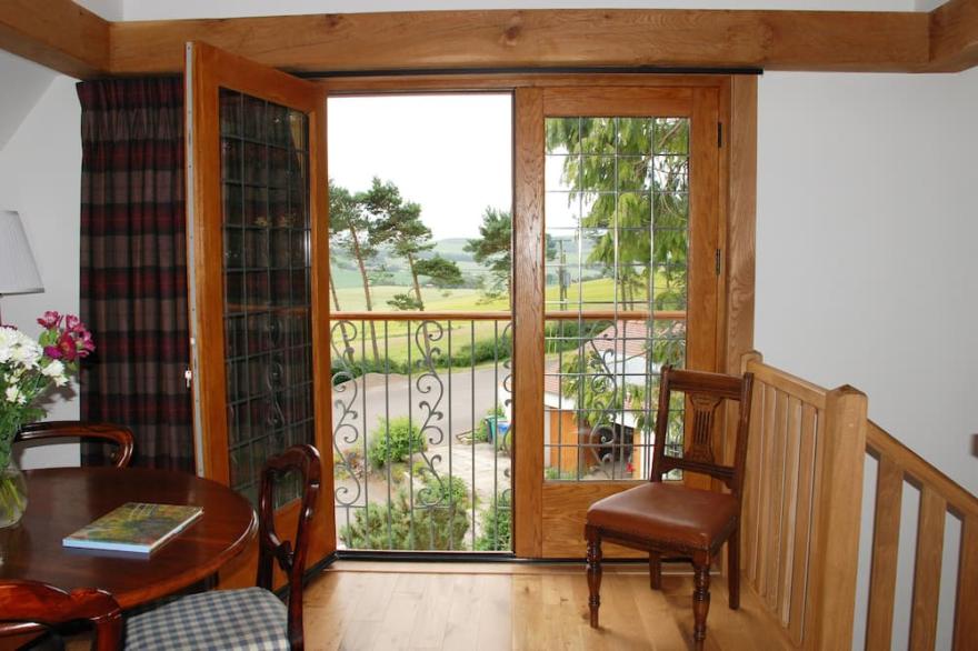 Peaceful Arts and Crafts style cottage near St Andrews, Fife