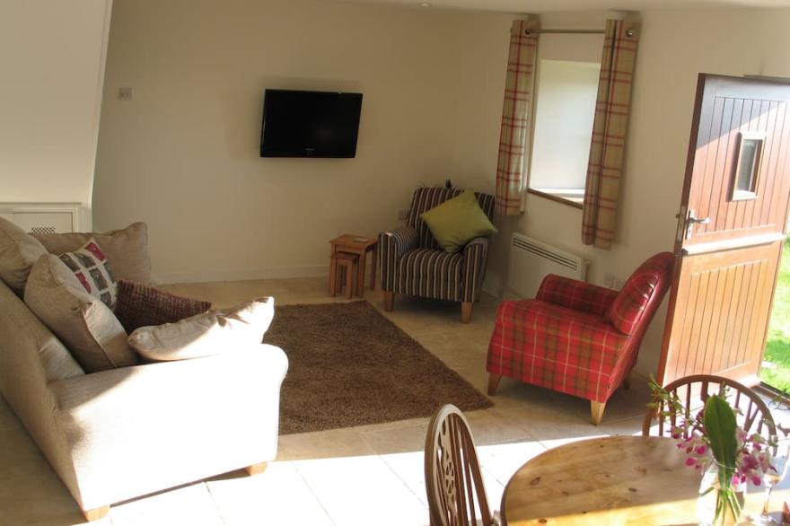 Stunning barn/cottage, peaceful, private, secure parking & self check in/out.
