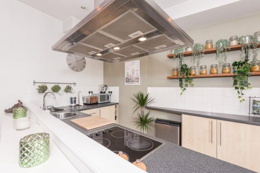 Pass the Keys | Lovely apartment in Leeds centre