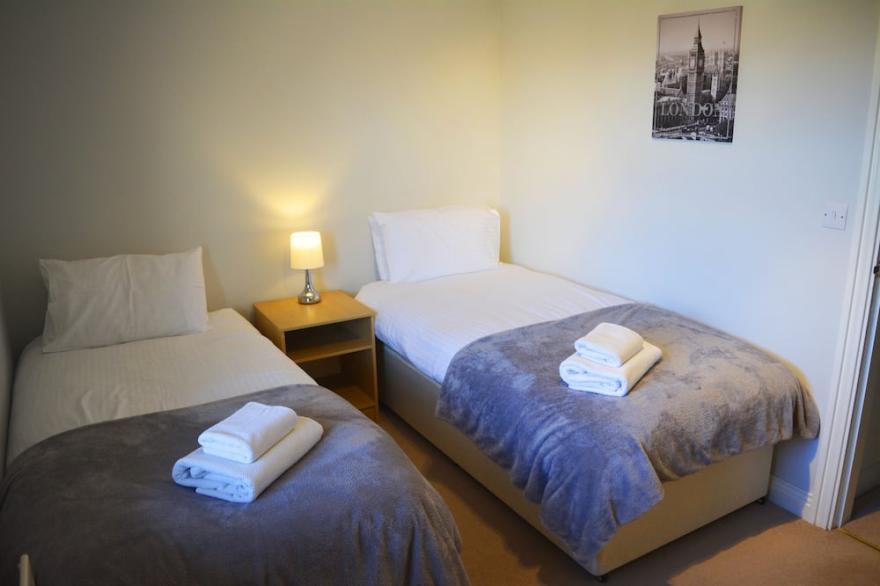 Ingle Mews - Accomadates 1 - 7 people