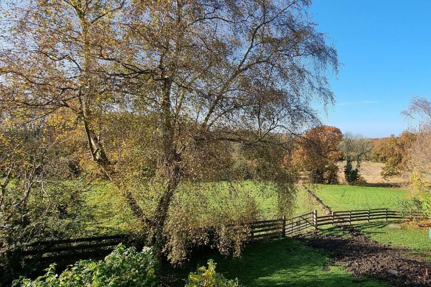 Charming Country Cottage with Lovely Private Rural Views