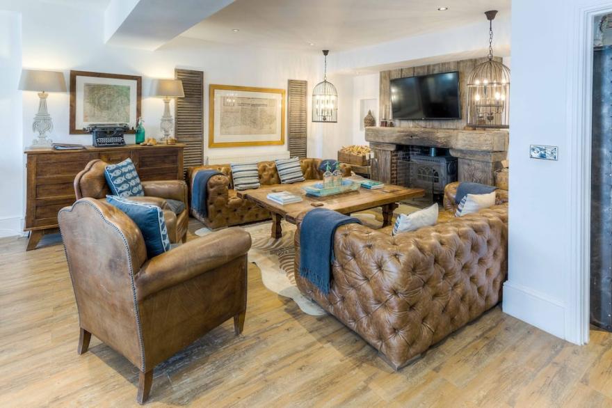 Spacious New England-style beachside house, sea views, hot tub, driftwood fire