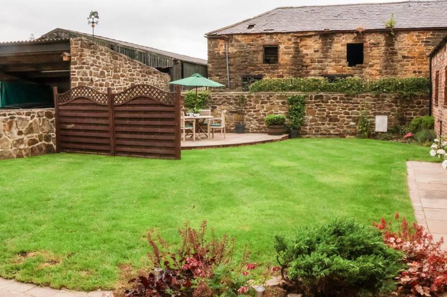 MISTAL COTTAGE, family friendly, luxury holiday cottage in Husthwaite