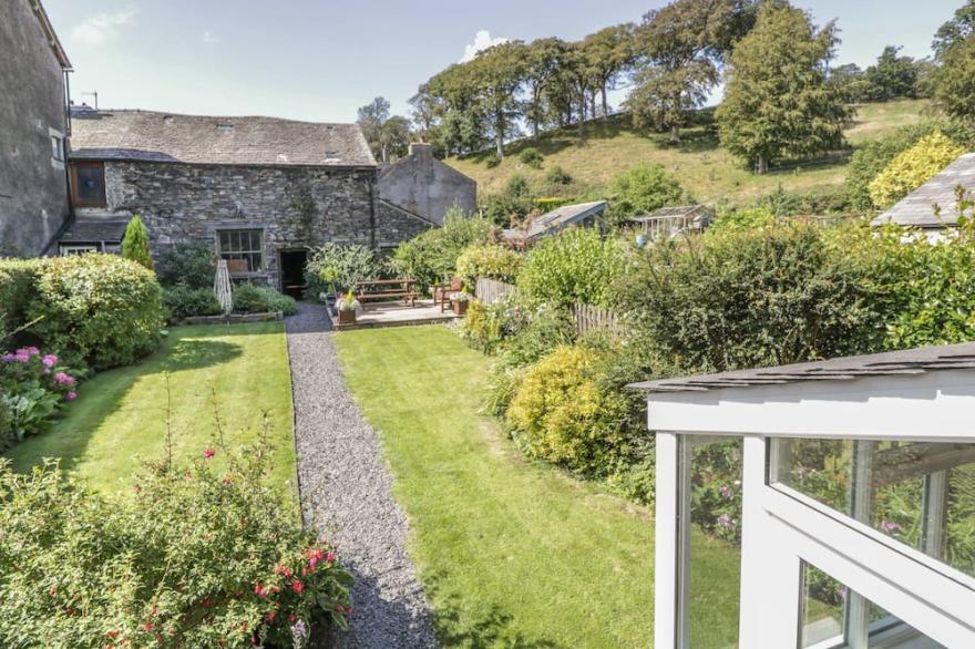 HILLSIDE, pet friendly, with open fire in Broughton-In-Furness