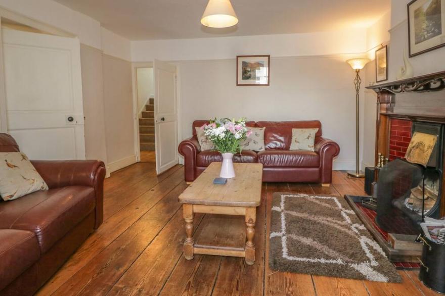 HILLSIDE, pet friendly, with open fire in Broughton-In-Furness