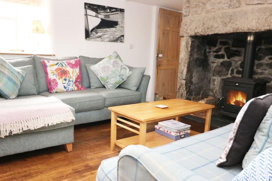 14 BOSCASWELL DOWNS, pet friendly, with open fire in Pendeen