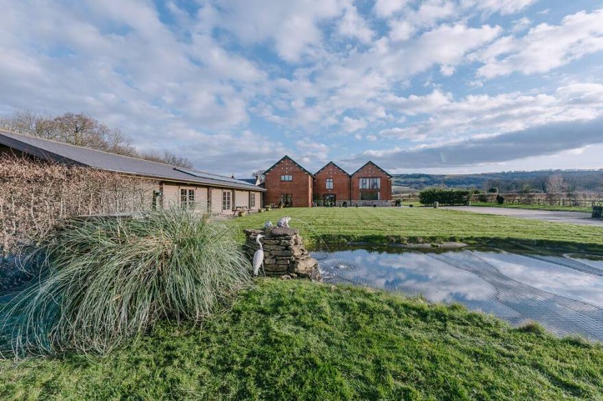 Family Friendly, Barn Conversion with Private Hot Tub