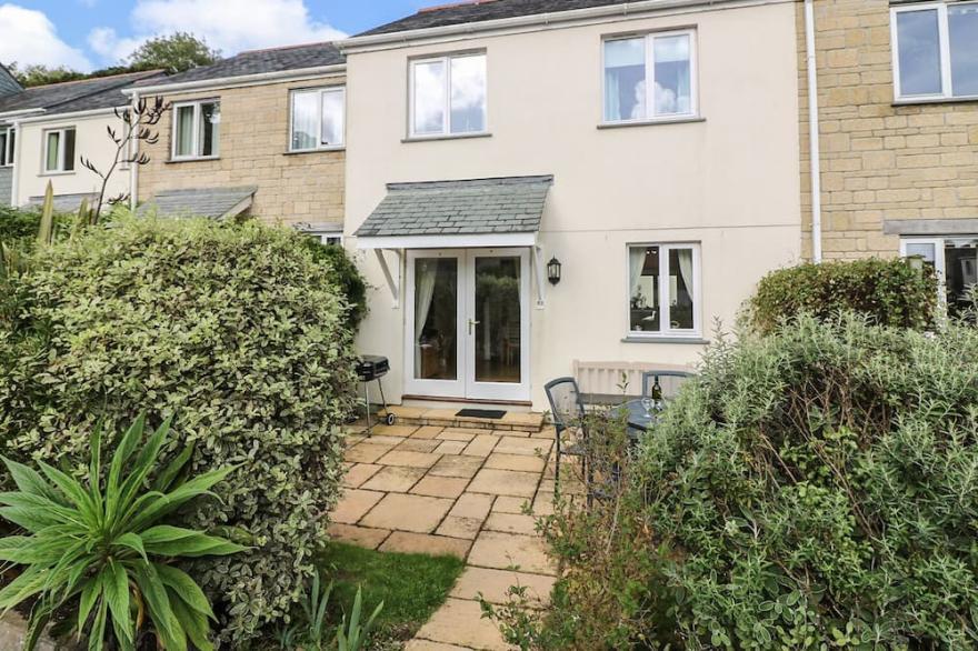 OYSTER COTTAGE, family friendly, with a garden in Falmouth