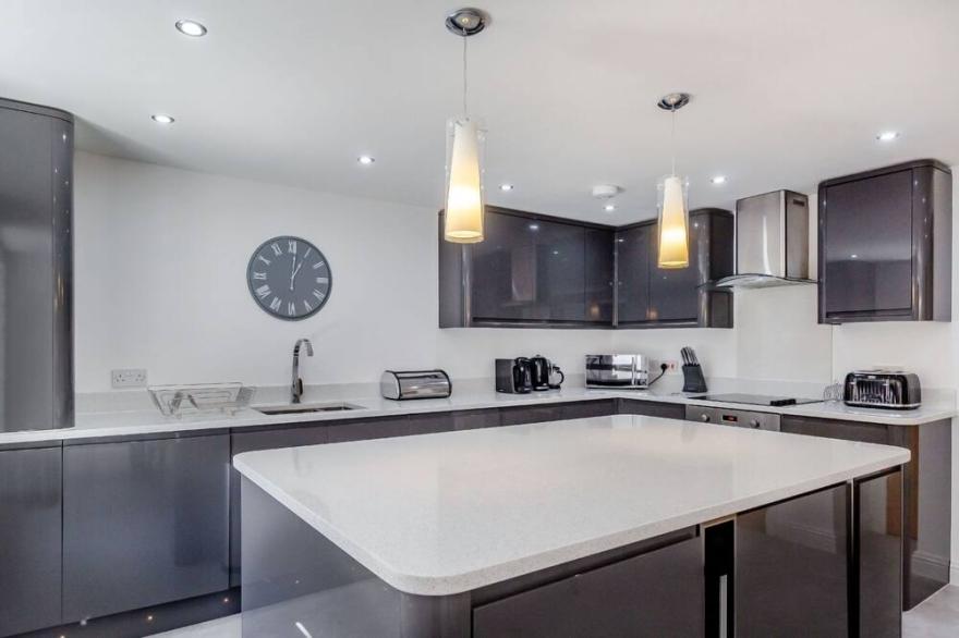 QUEEN VICTORIA SUITE, family friendly in Stanhope
