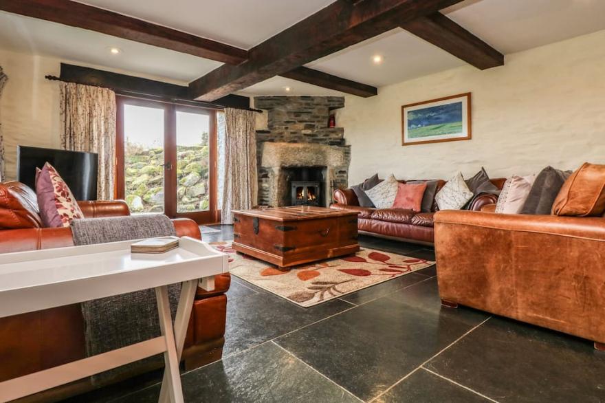 WESTHAYES, pet friendly, luxury holiday cottage in Camelford