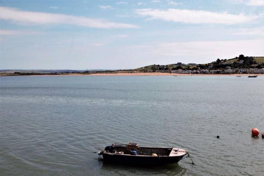 COOL STONE COTTAGE, pet friendly, country holiday cottage in Instow