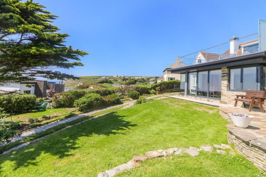 TRELAWNS, family friendly, character holiday cottage in Mawgan Porth