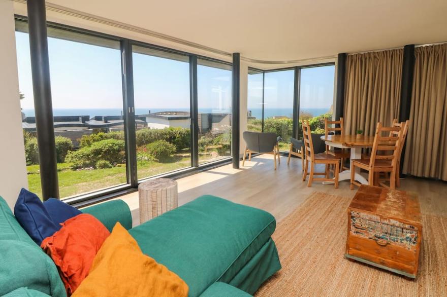 TRELAWNS, family friendly, character holiday cottage in Mawgan Porth