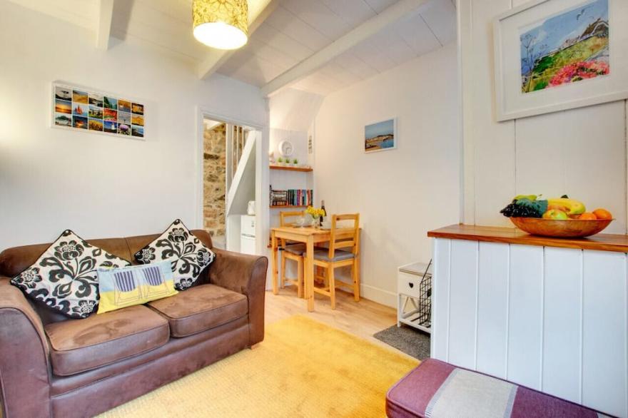 2 Harry's Court - One Bedroom House, Sleeps 2