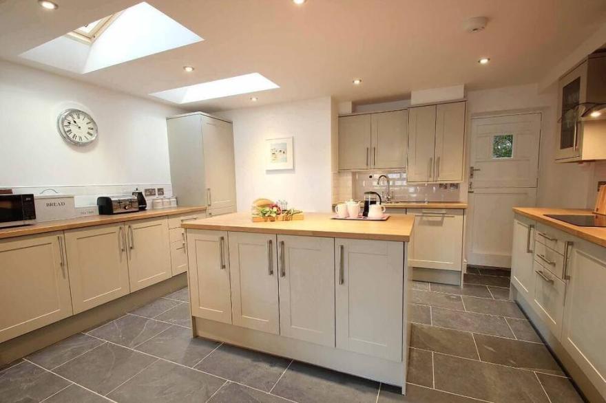 PANACEA, family friendly, country holiday cottage in Fowey