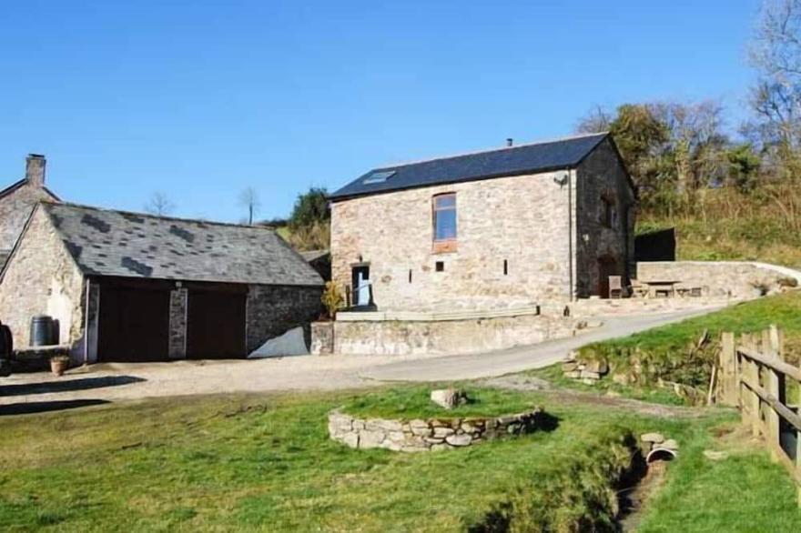 VIRVALE BARN, pet friendly, character holiday cottage in Combe Martin
